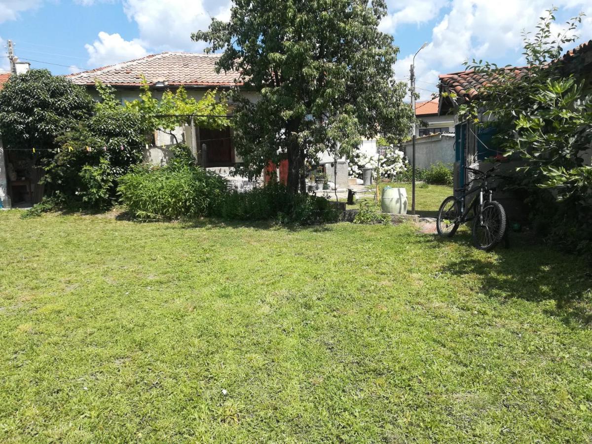 Къща Христини Hotel Kalofer Eksteriør billede